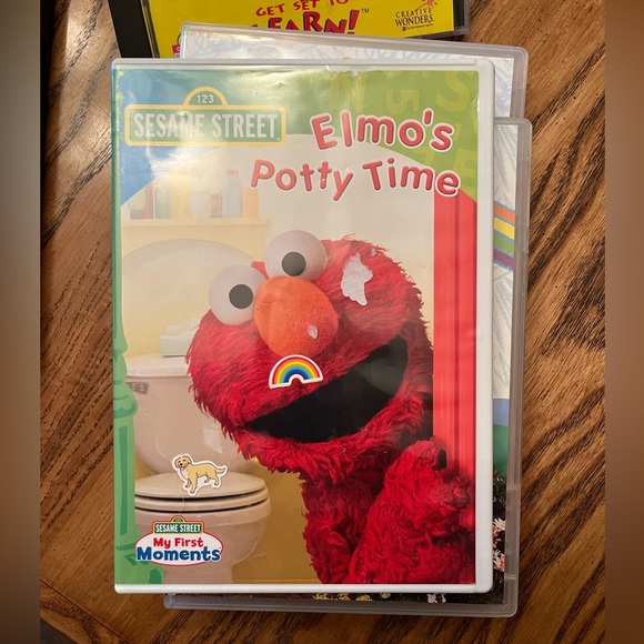 Elmo dvds and computer game - Picture 6 of 6